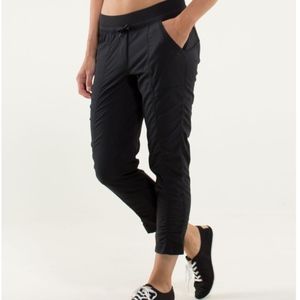 Lululemon Street To Studio Crop *No Liner